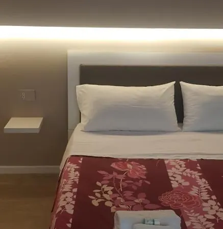 Dietro Il Massimo 招待所 3*