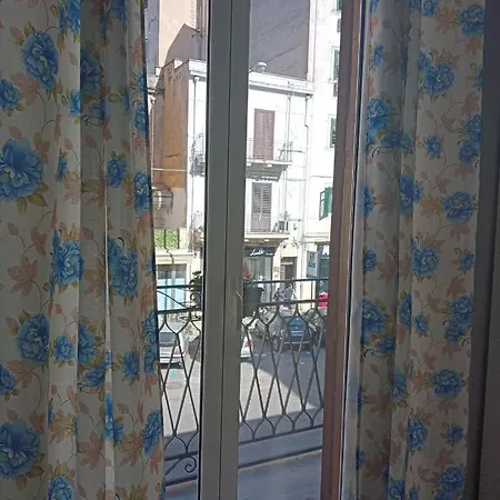 Dietro Il Massimo Palermo