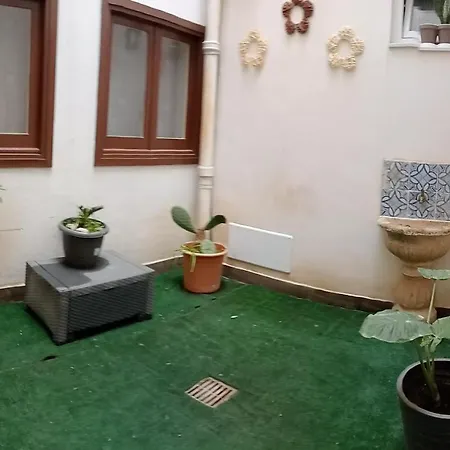 Dietro Il Massimo Guest house