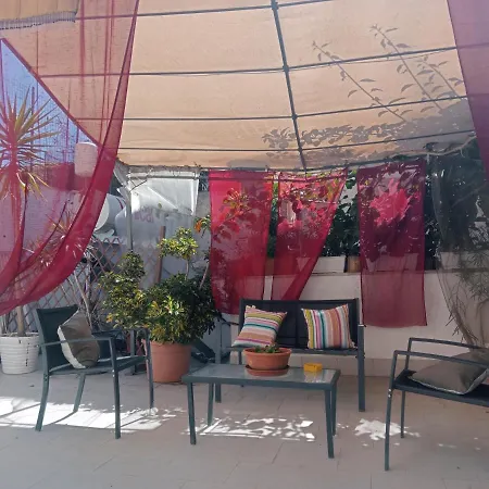 בית הארחה Dietro Il Massimo פלרמו