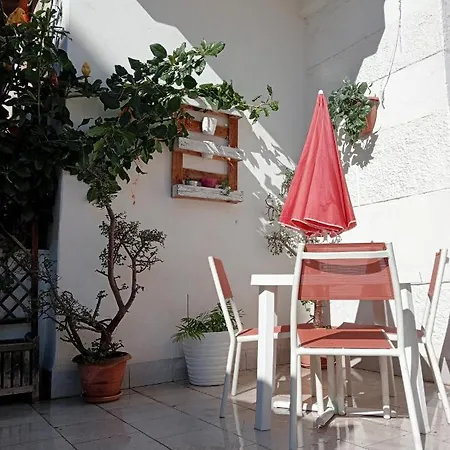 בית הארחה Dietro Il Massimo פלרמו